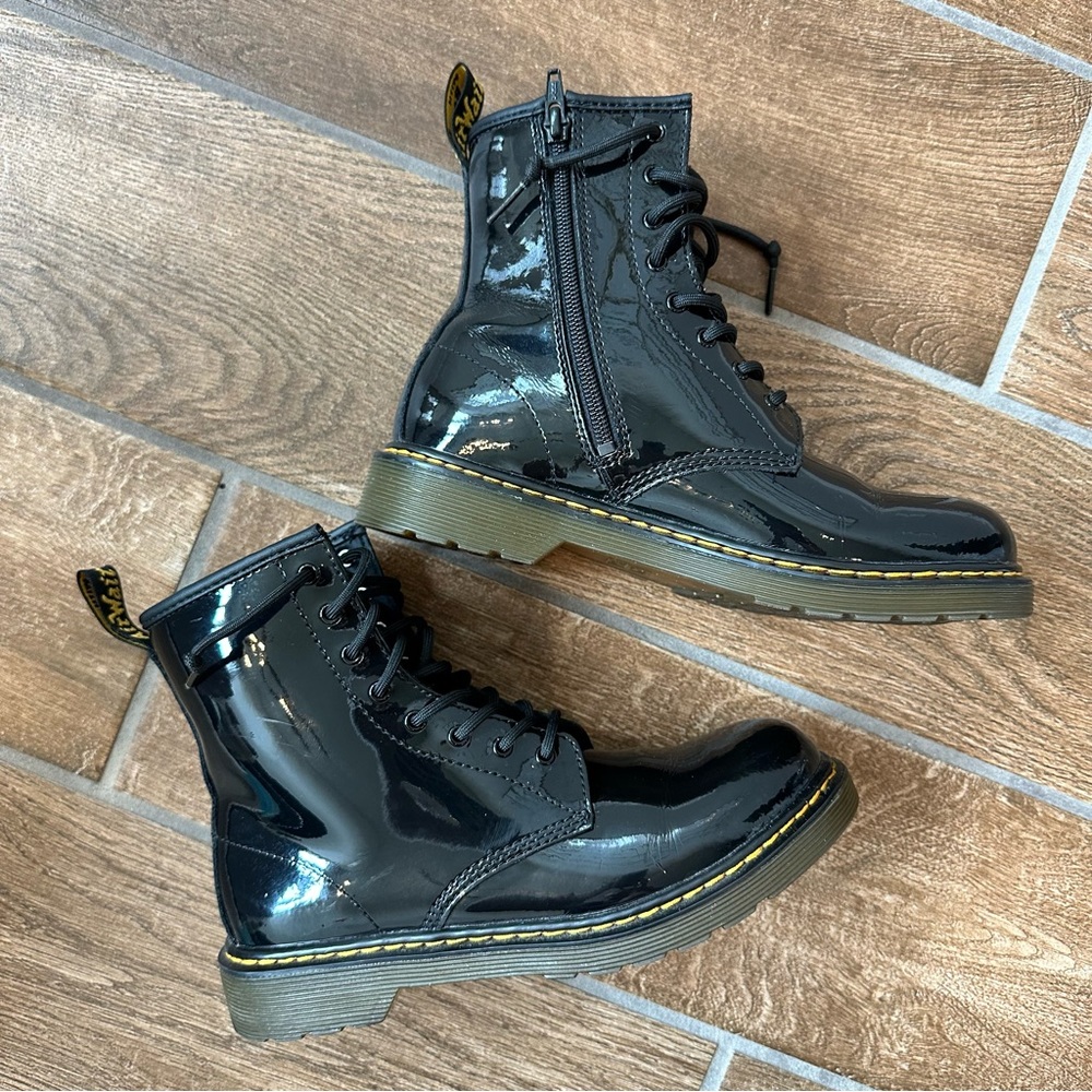 Doc Marten’s Junior 1460 Patent Leather Lace Up Boots Size 5 Black Lucido - Picture 12 of 14